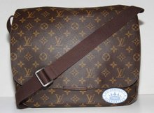 Louis Vuitton Beaubourg MM Messenger Handbag, Monogram Canvas