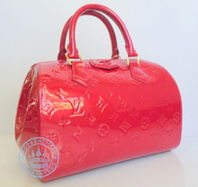 Louis Vuitton Montana Handbag, in red Vernis 